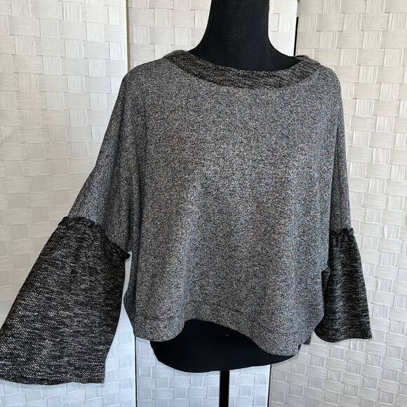 THML Women’s Bell Sleeve Sweater Size Small Metallic Sparkle Cropped Chic - Picture 1 of 13